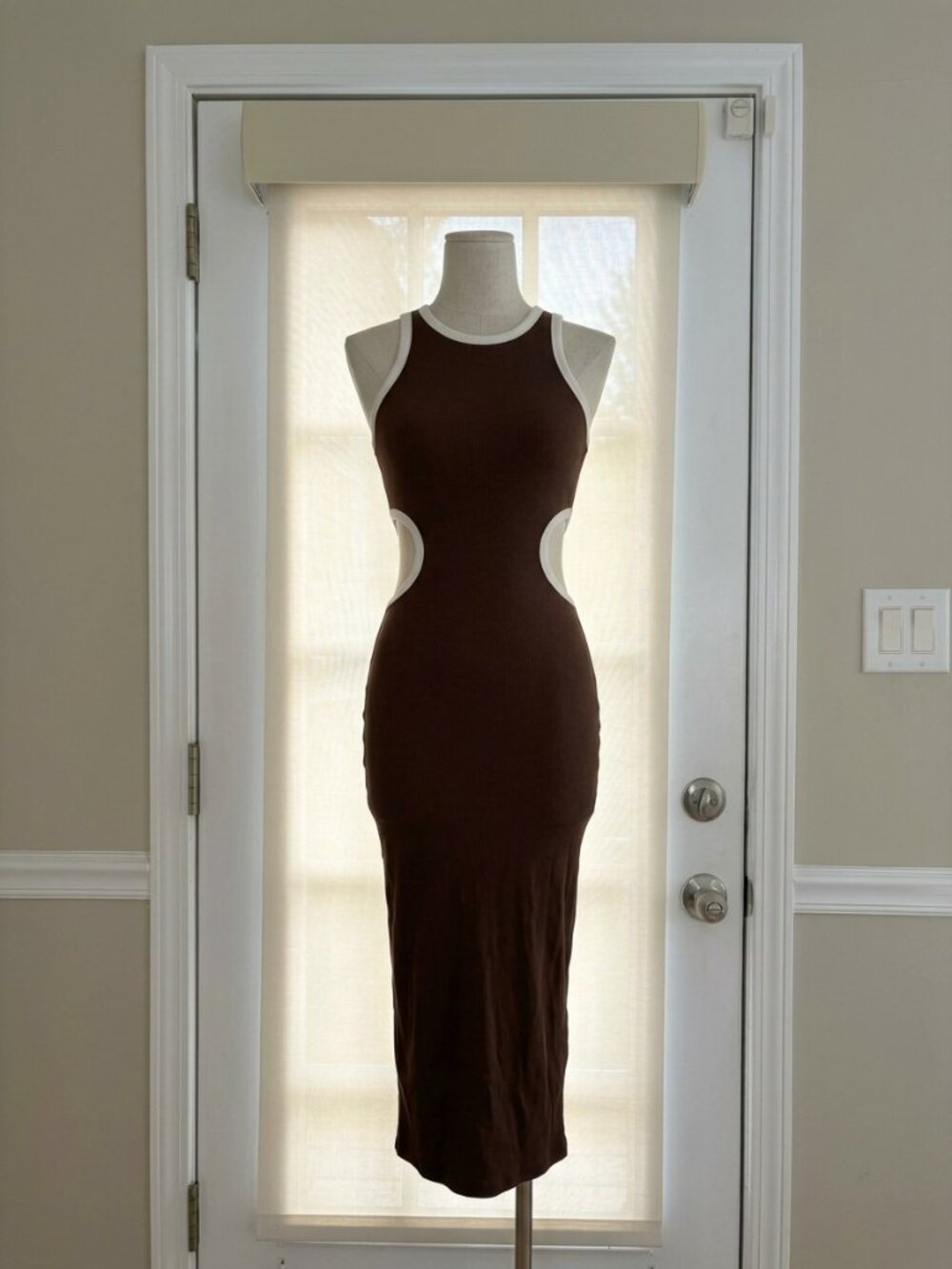 Brown Contrast Trim 360 Cutout Midi Dress